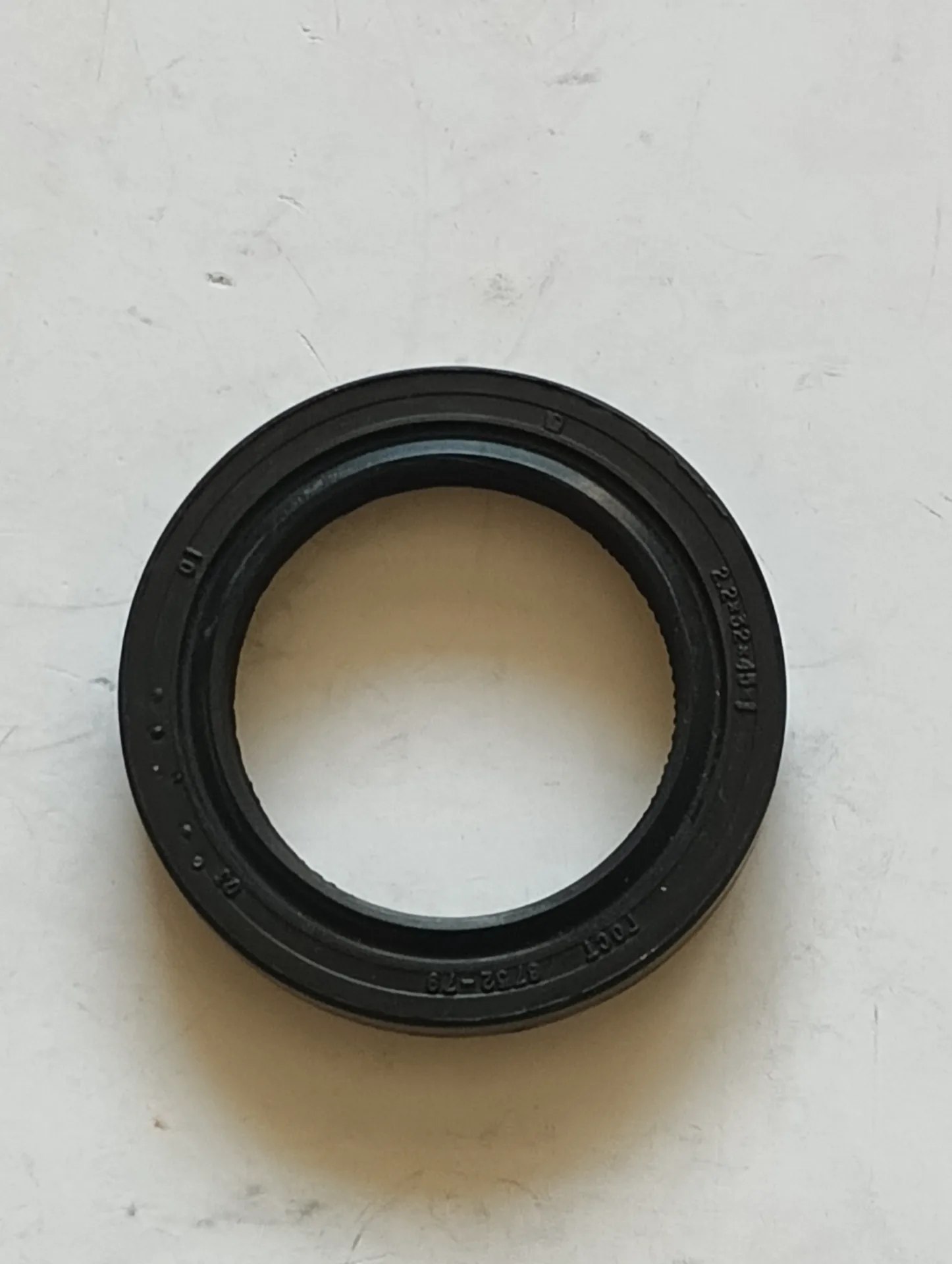 Сальник 2,2х32х45-1