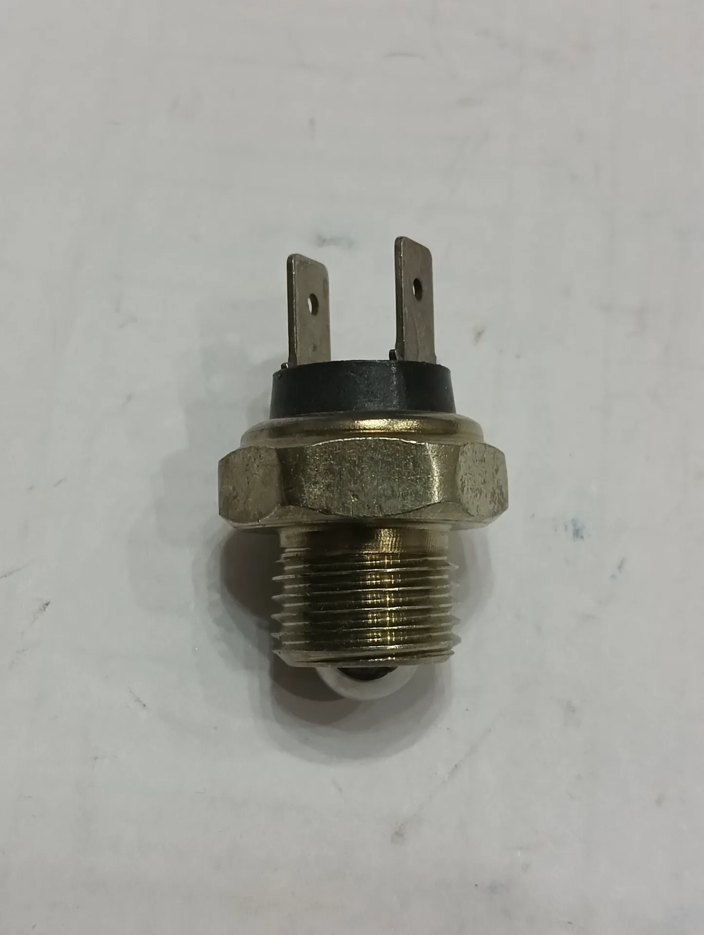 Выключатель ВАЗ, ГАЗ-24, УАЗ заднего хода