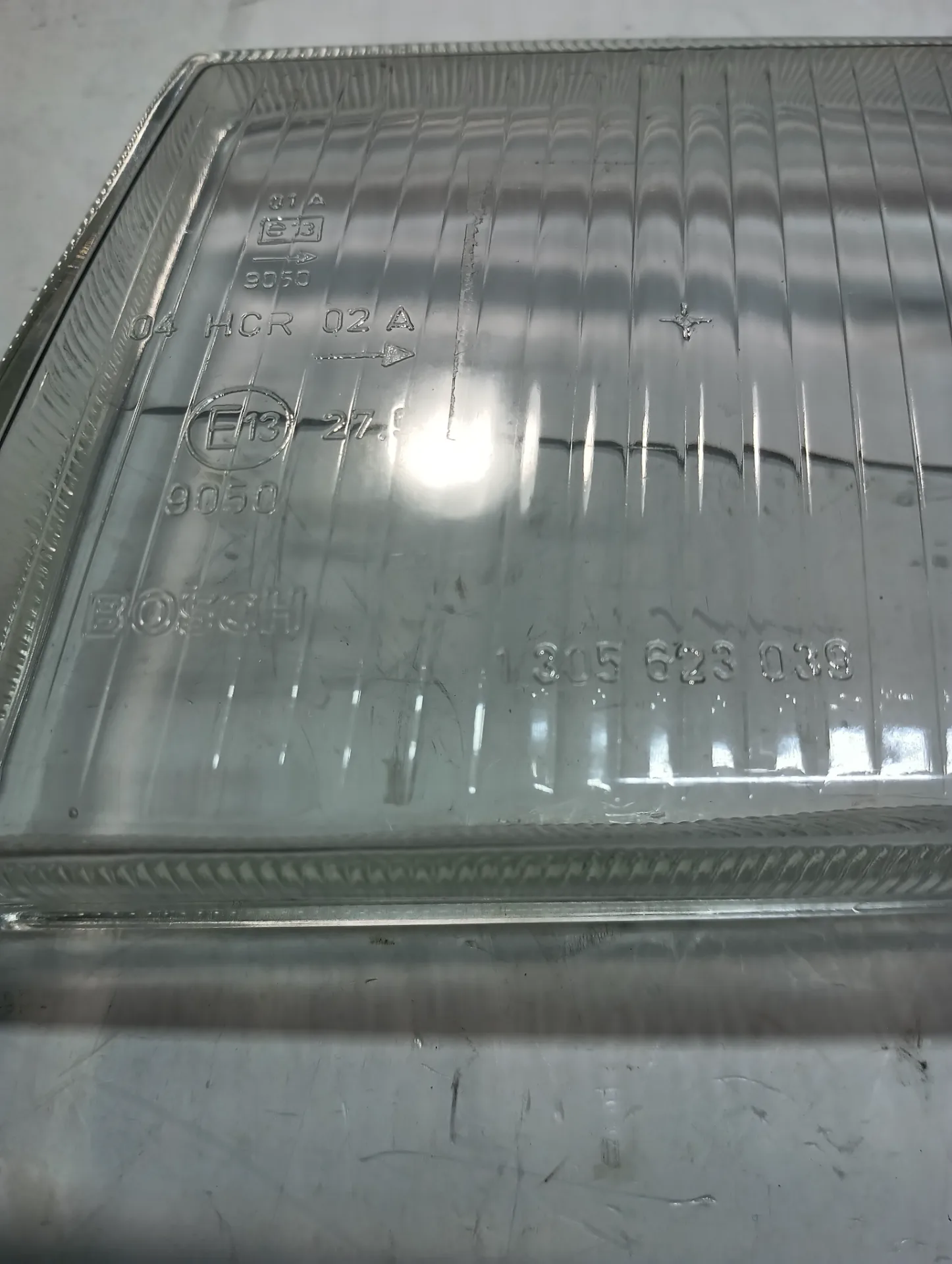 Стекло фары ВАЗ-2110 левой BOSCH 3