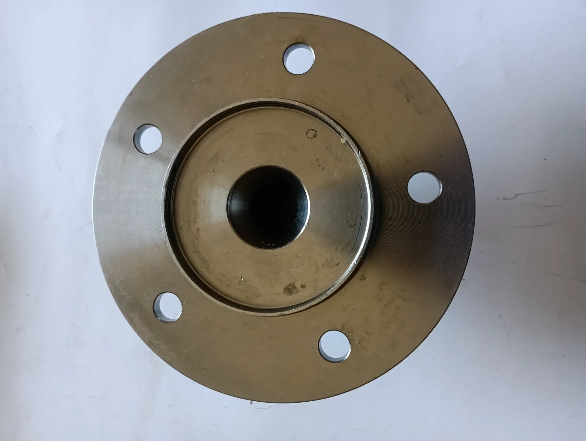 Ступица ВАЗ-2121 передняя 3