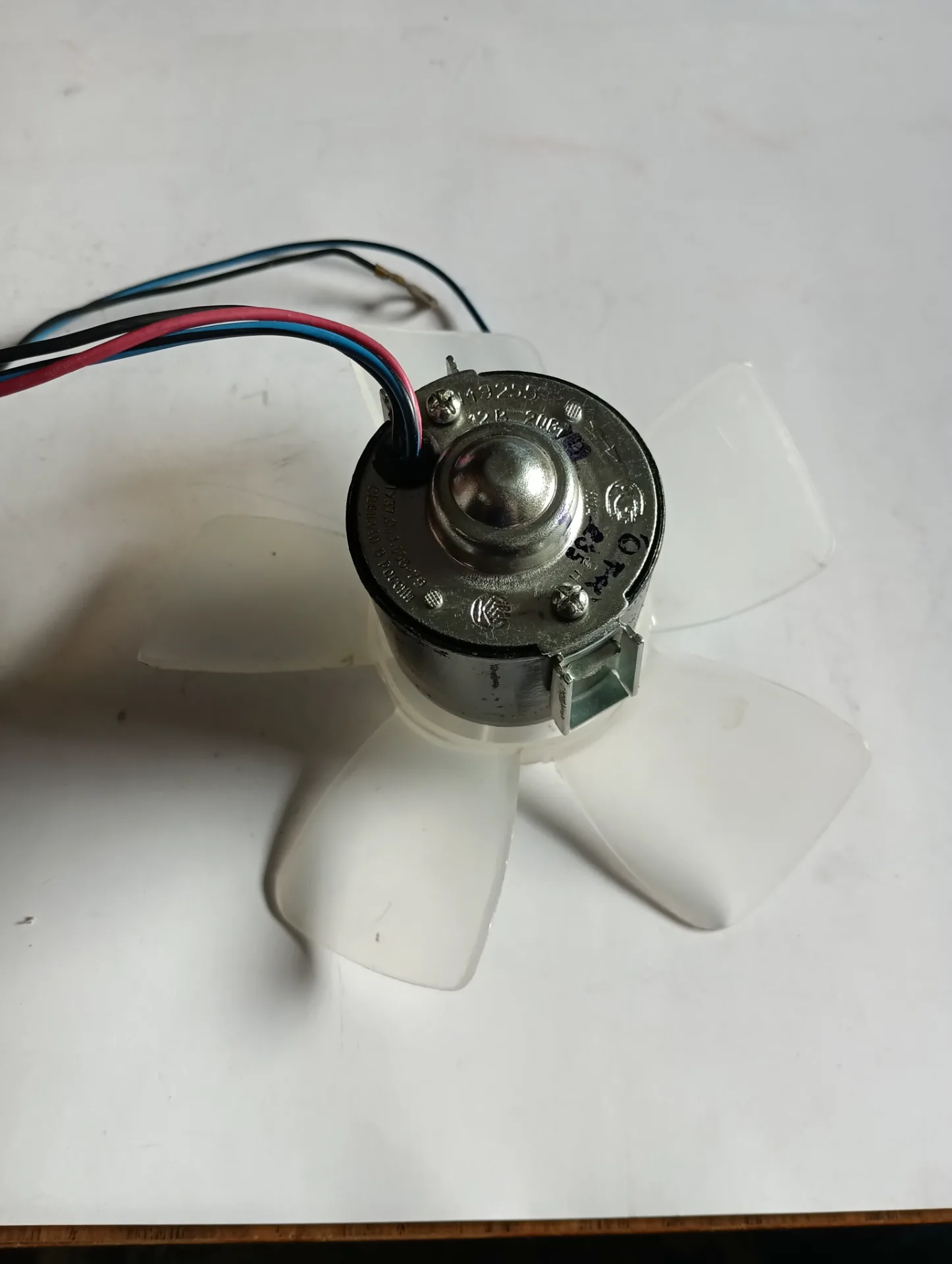 Мотор отопителя Ваз-2101 (с подшипником и крыльчаткой) 2