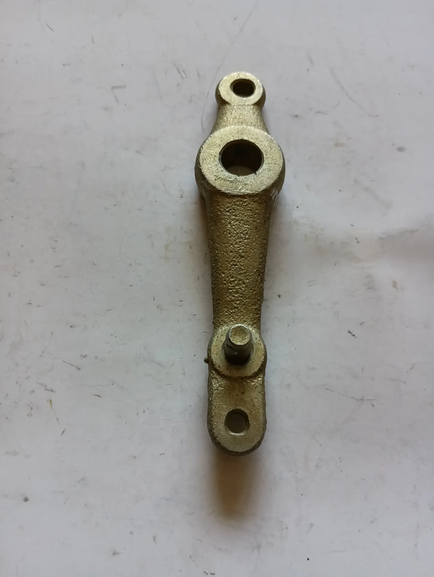 Рычаг промежуточного привода стояночного тормоза УАЗ-3160