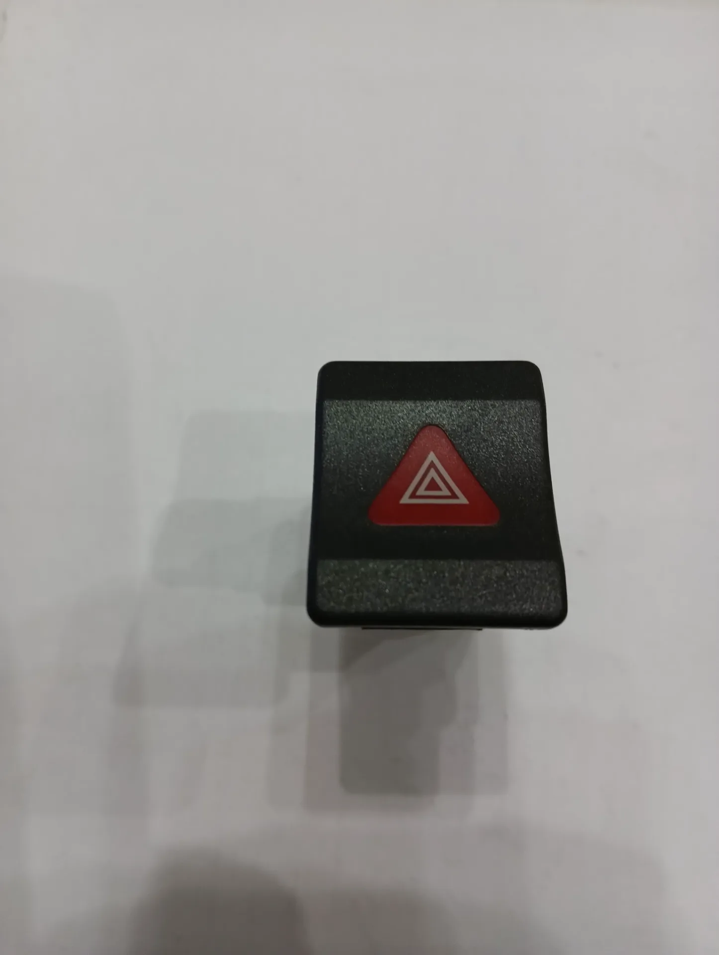 Выключатель аварийного сигнала УАЗ-ПАТРИОТ