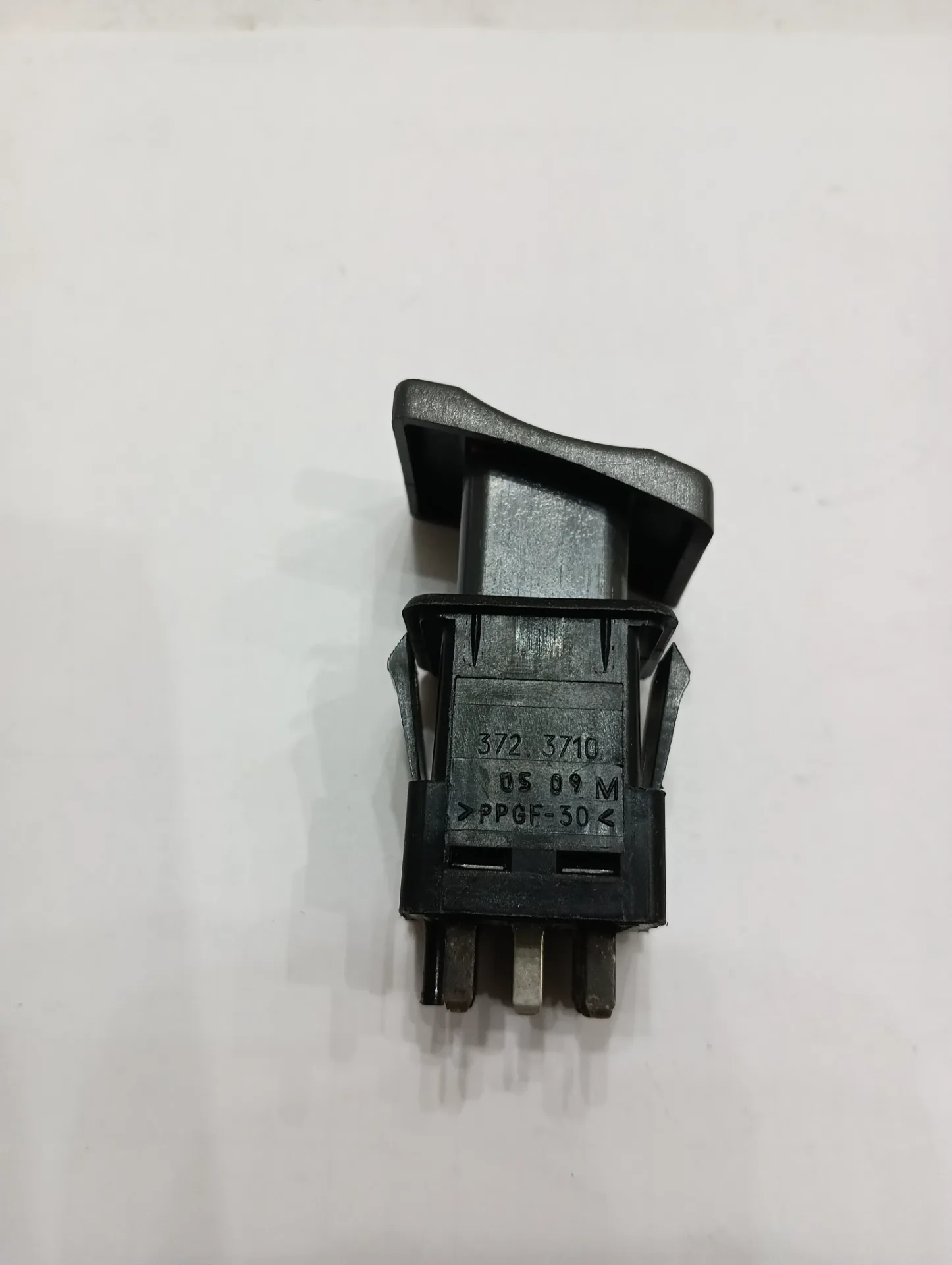 Выключатель аварийного сигнала УАЗ-ПАТРИОТ 2