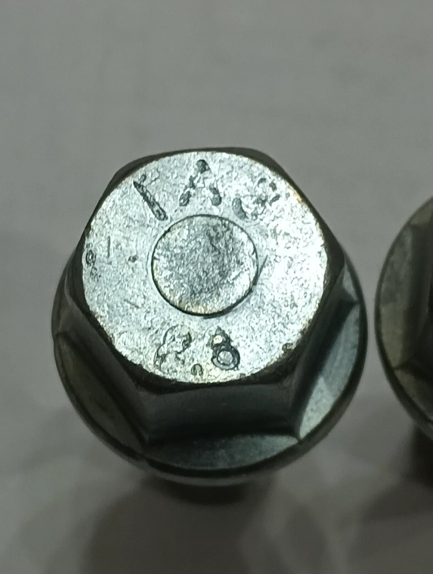 Болт Газ-3110, 31105 колесный 3