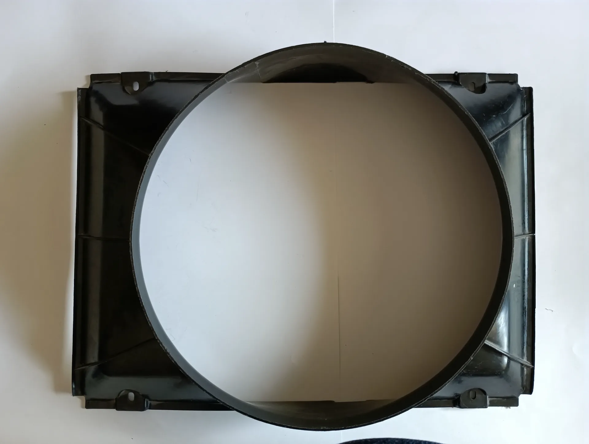 Диффузор радиатора ГАЗ 3110 пластмасса