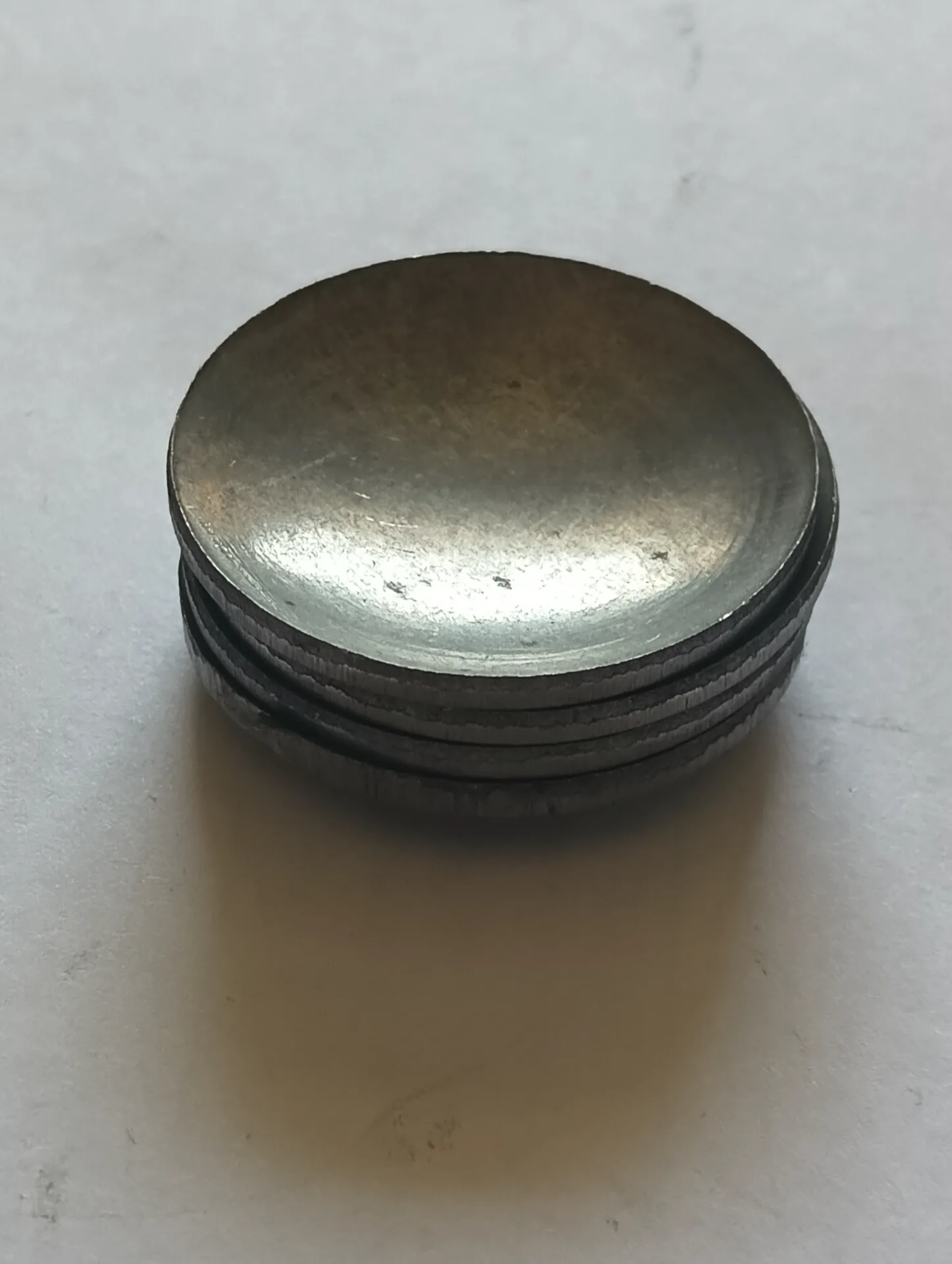 Заглушка металл диам. 30 мм 2