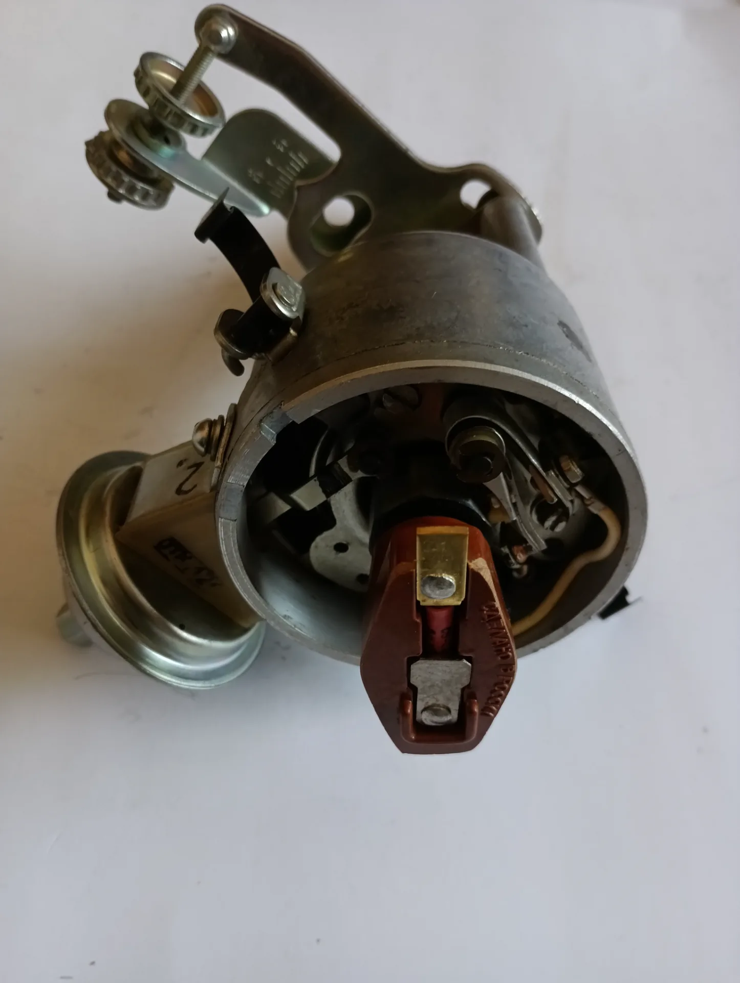 Распределитель зажигания ЗИЛ-130 контактный 2