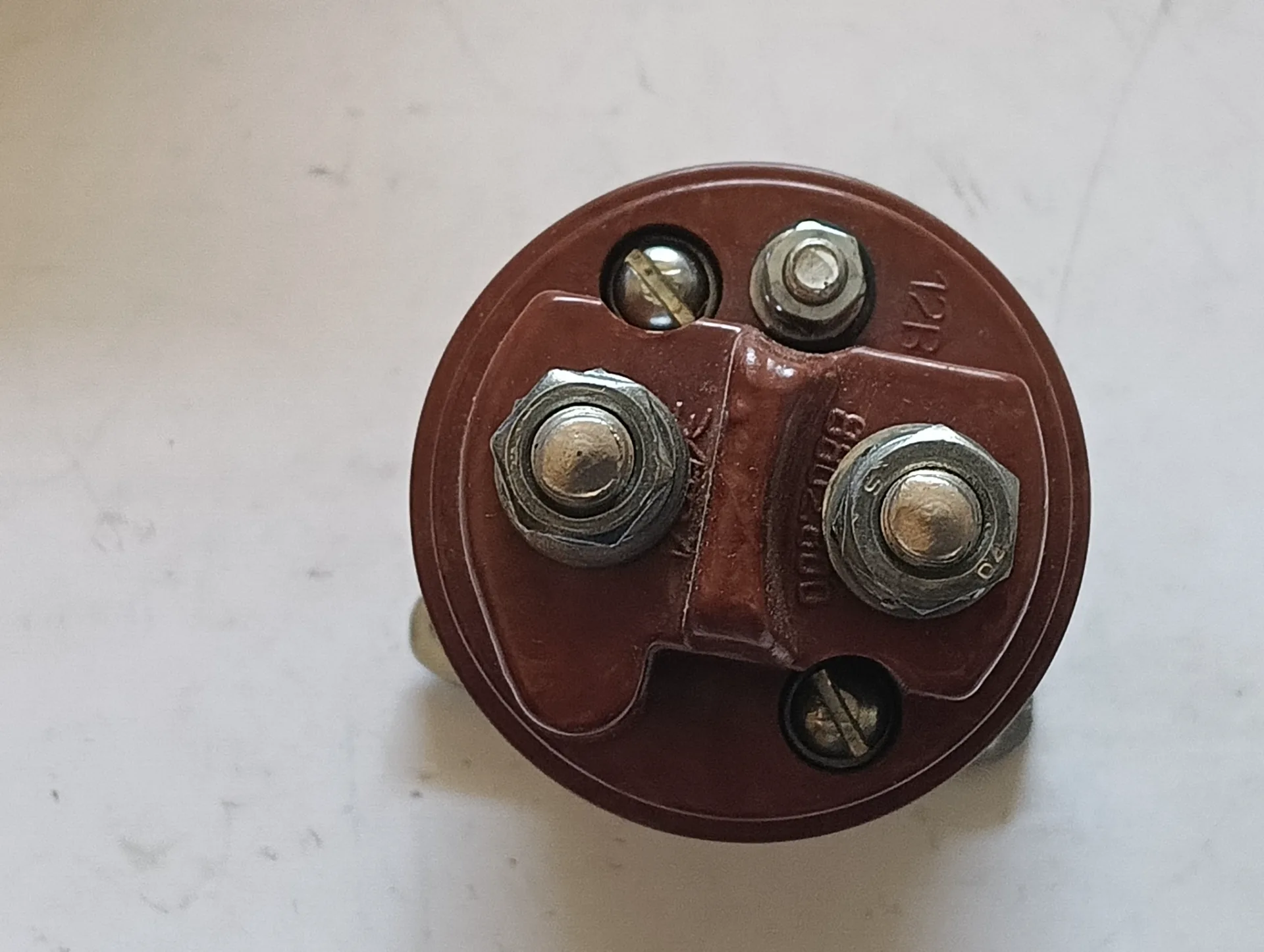 Реле втягивающее бол 3 отвер Газ-53 2