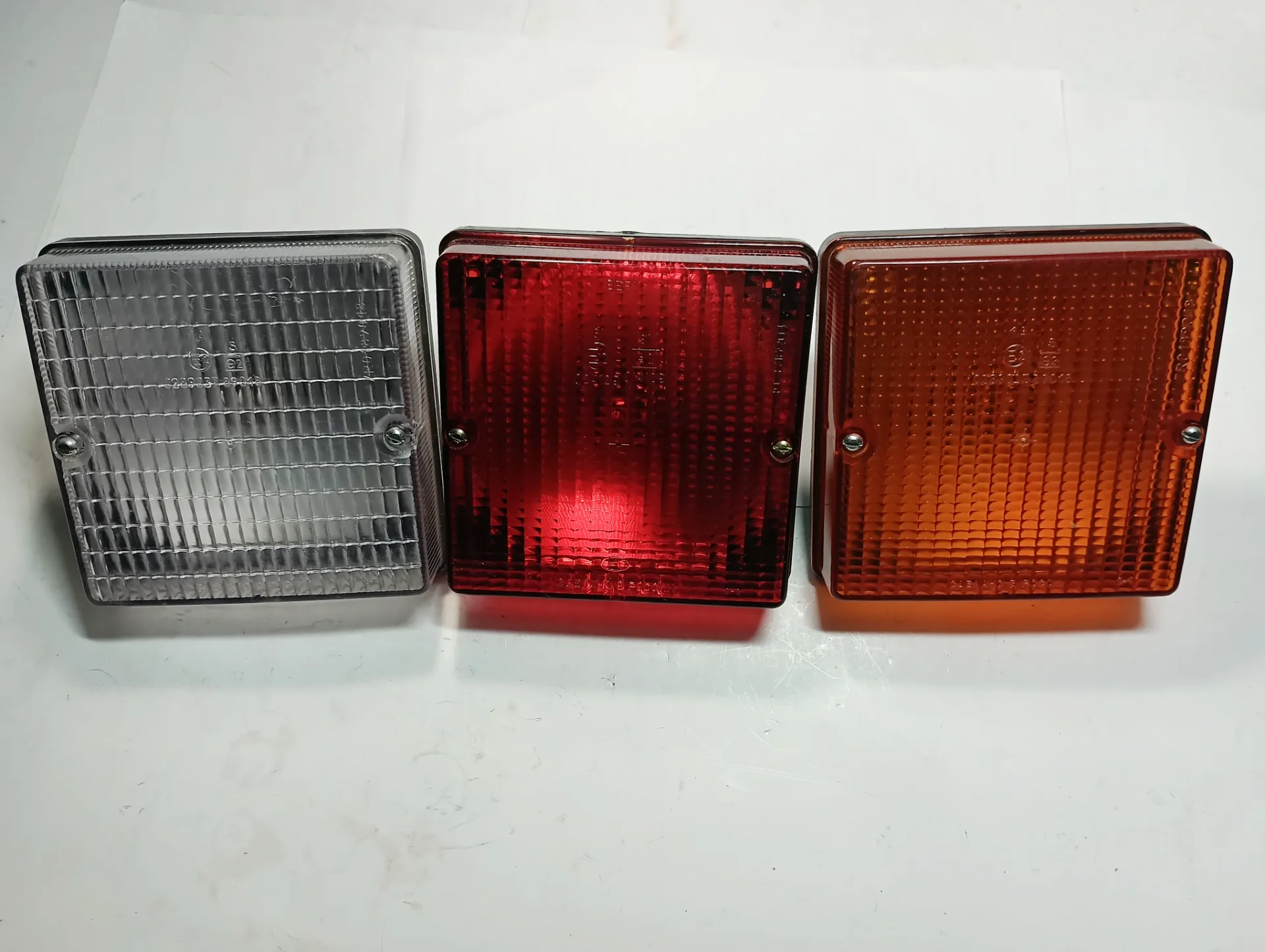 Фонарь заднего хода Нефаз (белый) 2