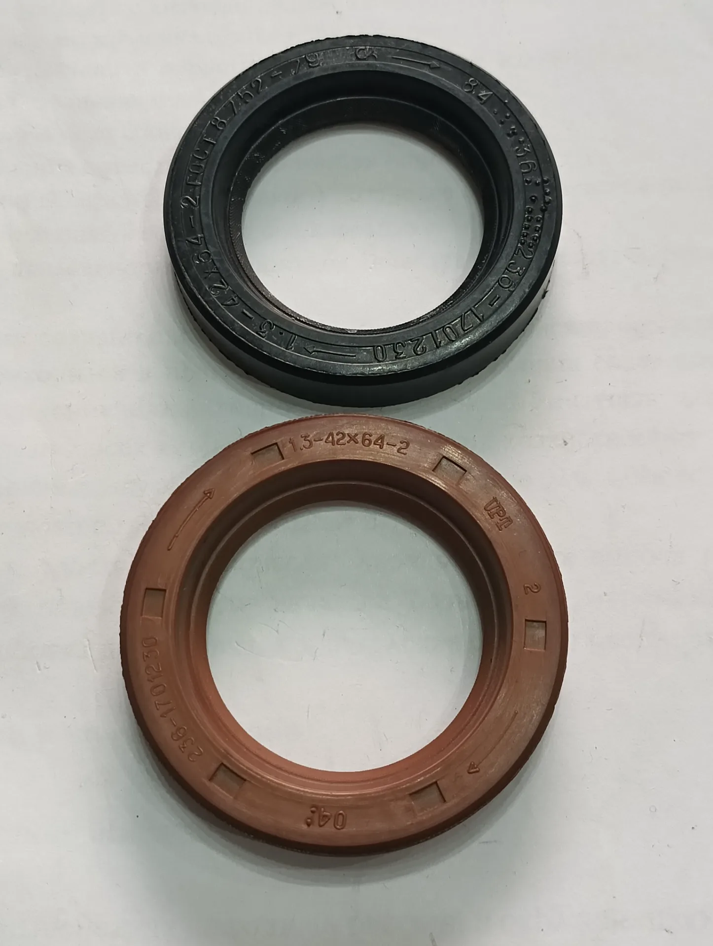 Сальник первичного вала кпп КрАЗ, МАЗ 1.3-42х64-2