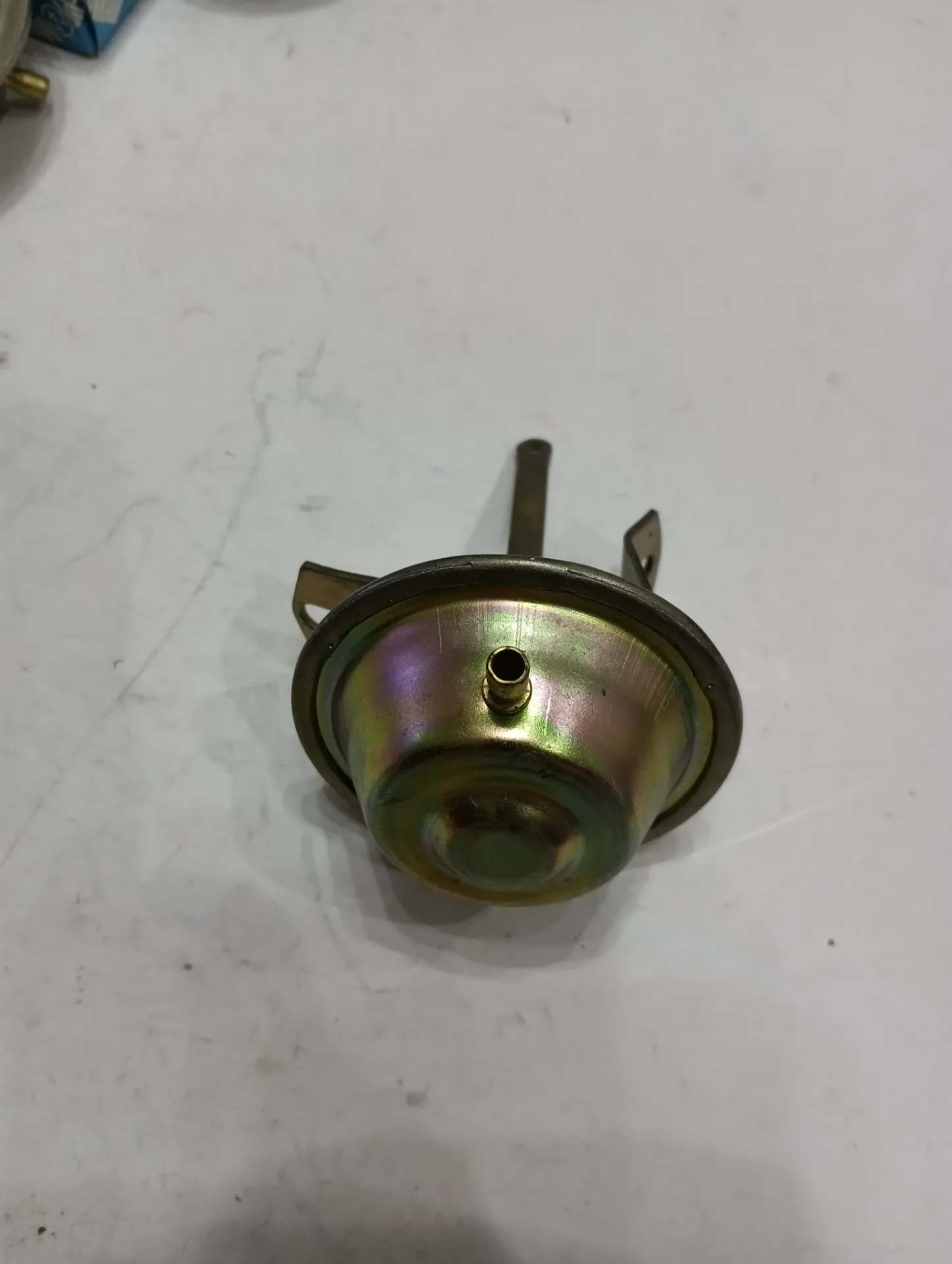 Вакуумный регулятор опережения зажигания УАЗ 452, 469, ГАЗ контактного трамблера Р119 3