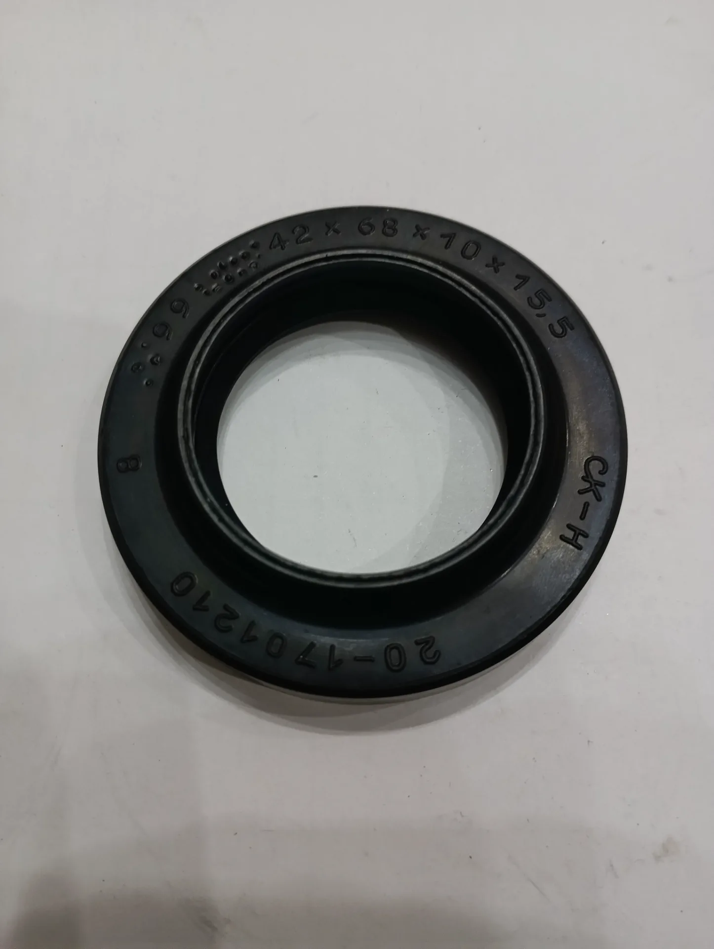 Сальник УАЗ 42х68х10х15,5 хвостовика и разд коробки