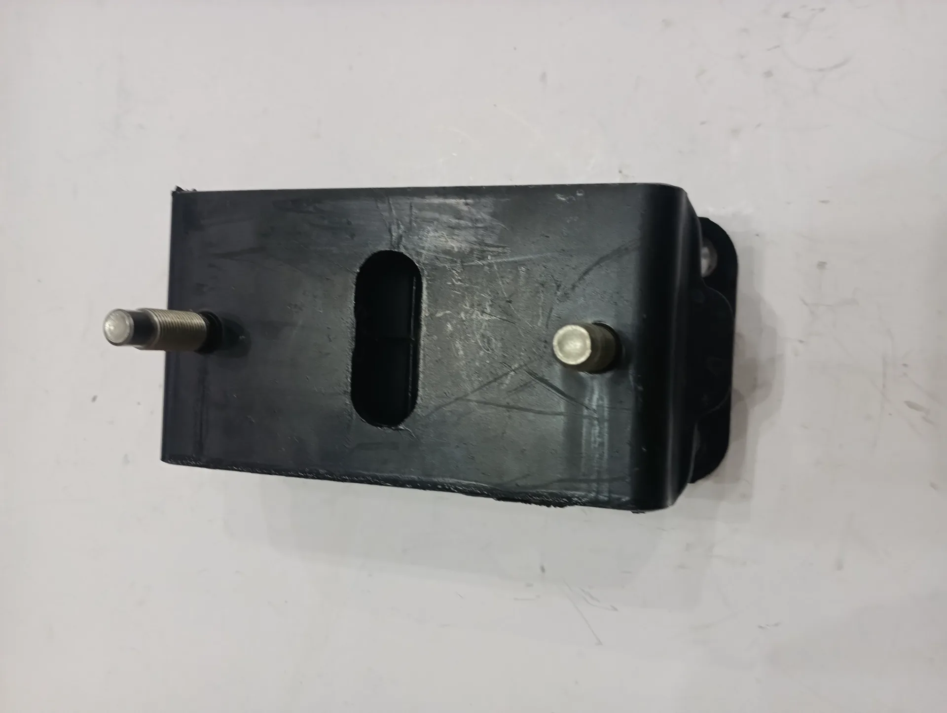 Подушка двигателя задняя Тойота Land Cruiser 100 3