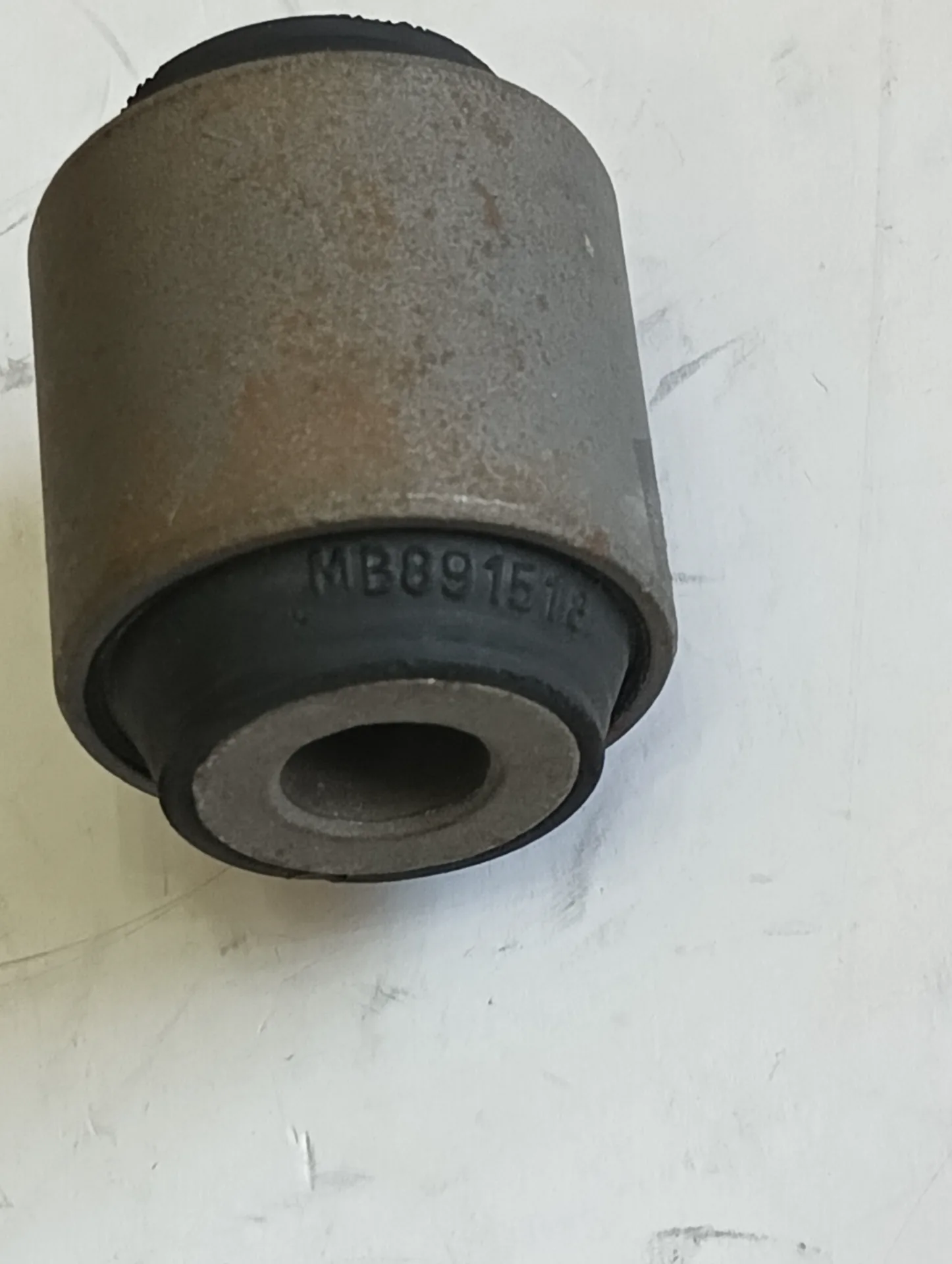 Сайлентблок Mitsubishi Galant, Diamante 2