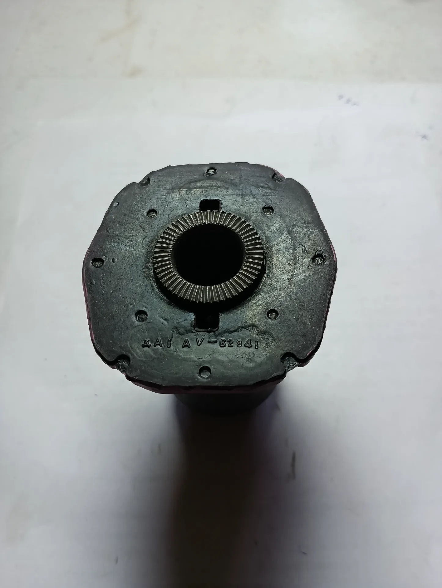 Сайлентблок передн нижн рычага Land Cruiser 100VX 2