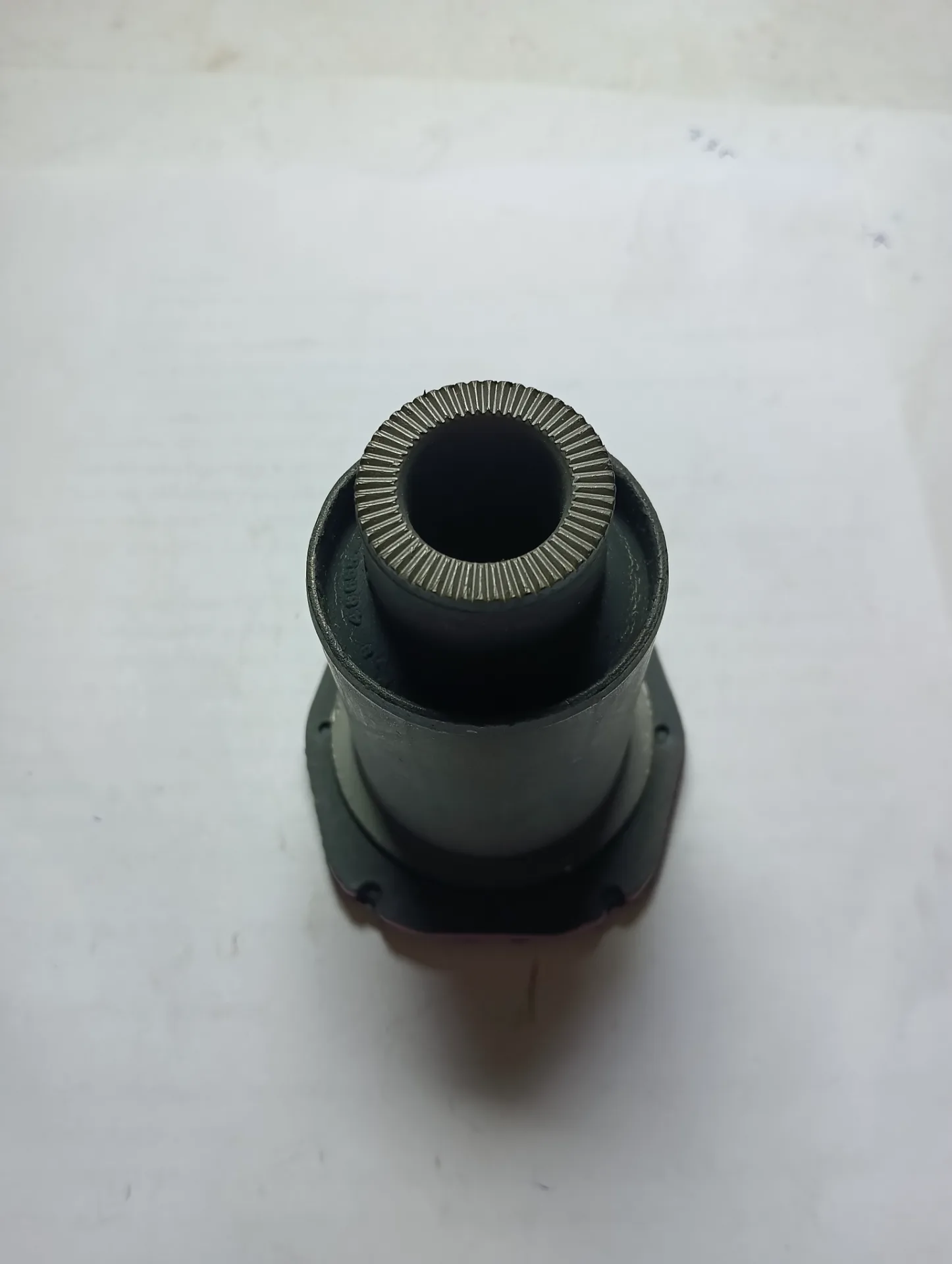 Сайлентблок передн нижн рычага Land Cruiser 100VX 3