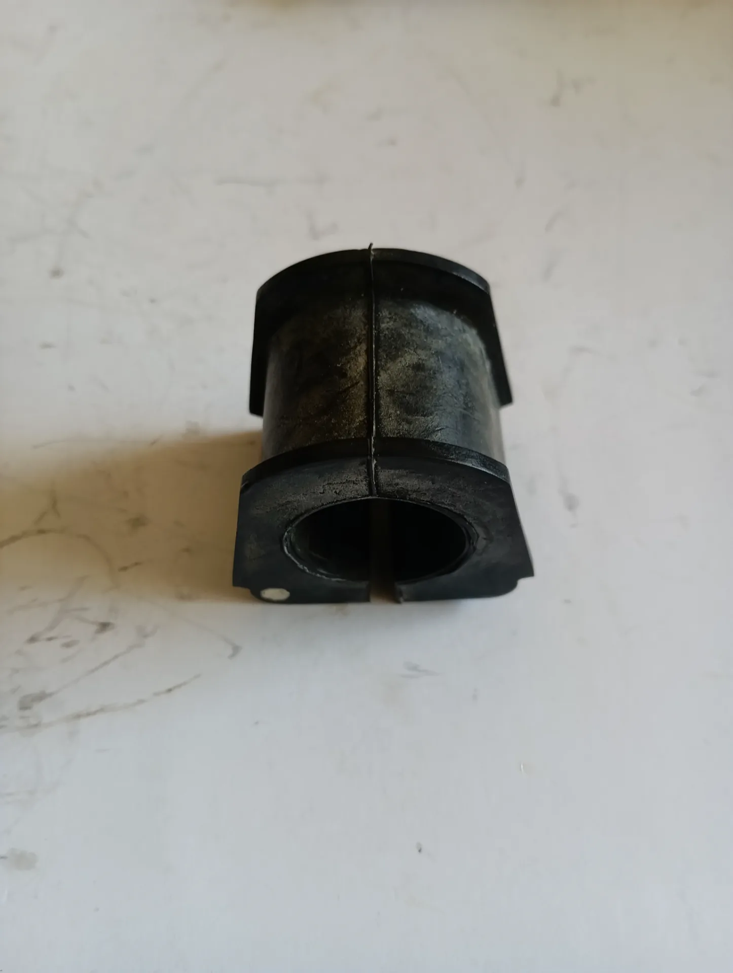 Втулка стабилизатора Mitsubishi Montero, Pajero 3