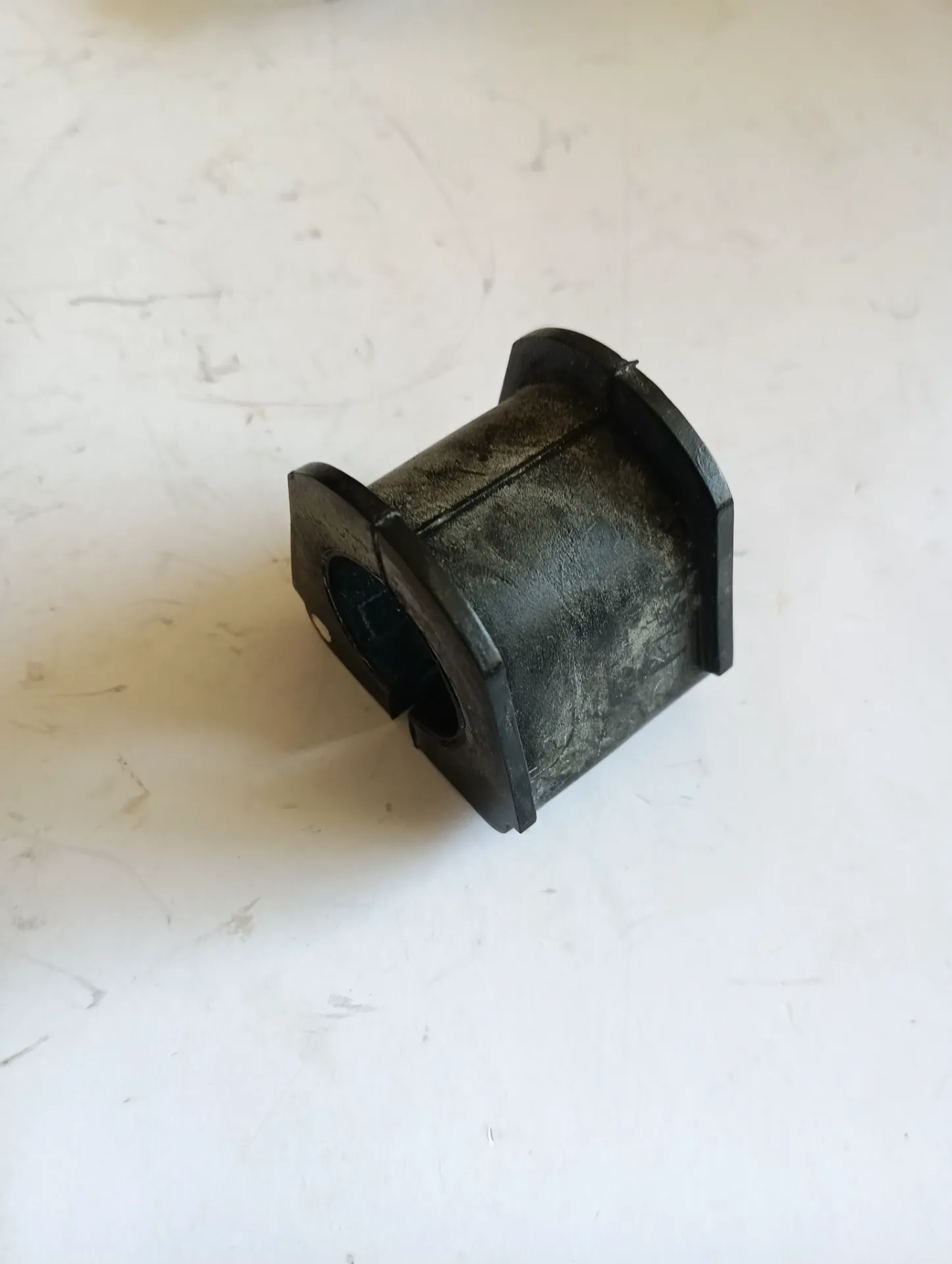 Втулка стабилизатора Mitsubishi Montero, Pajero 4