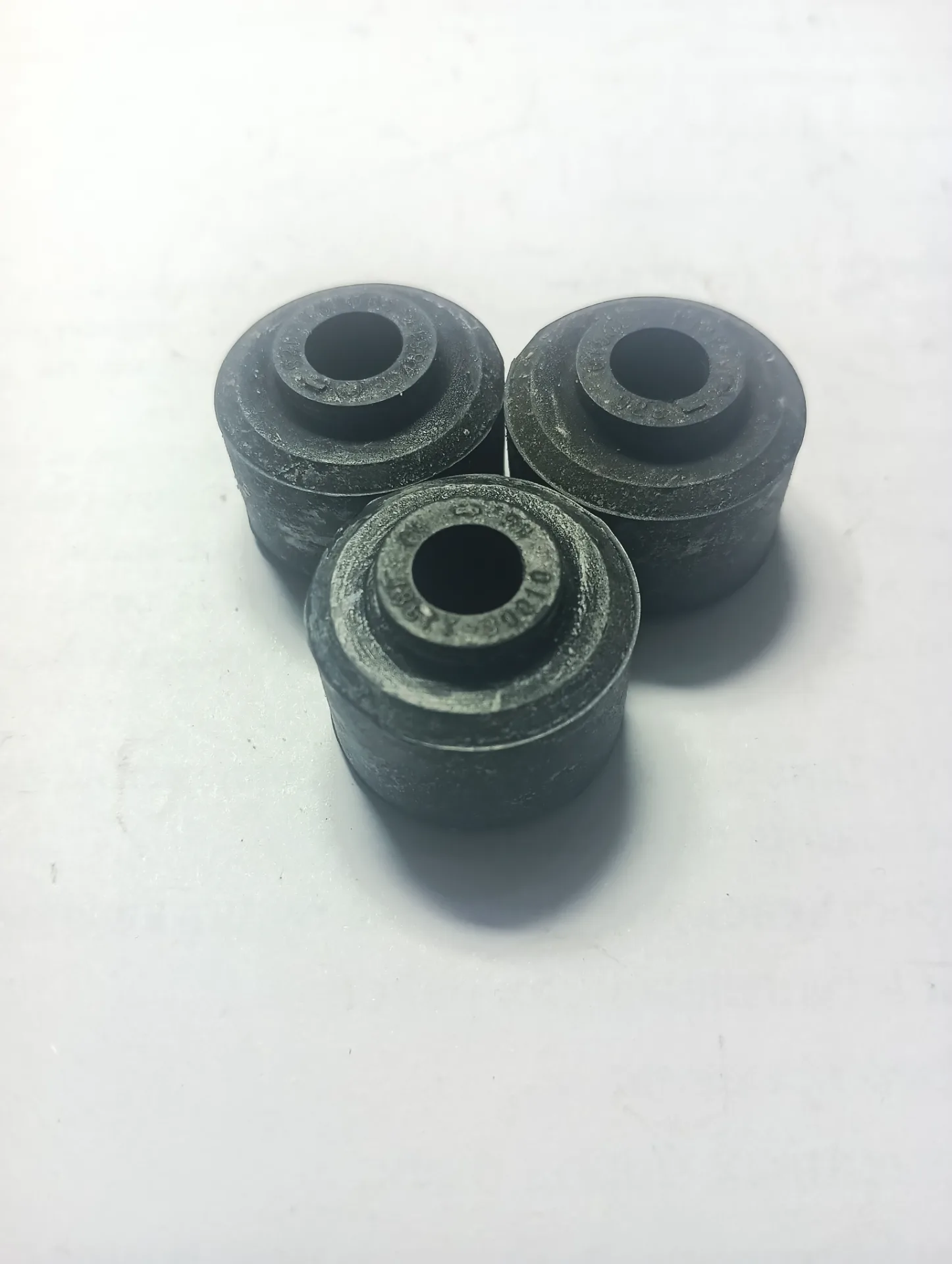 Втулка стабилизатора Тойота Hilux Surf, Land Cruiser Prado, Raum