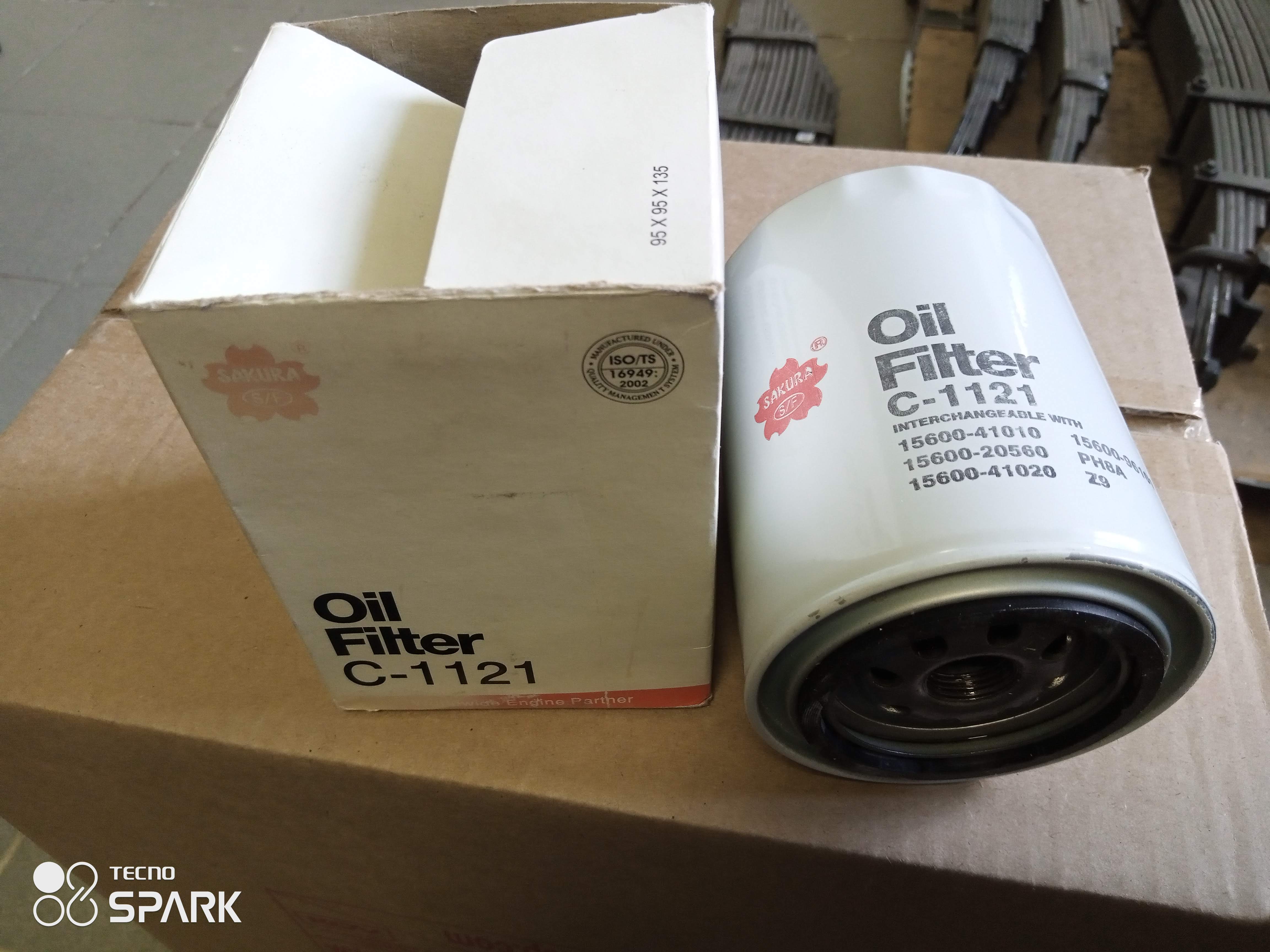 Фильтр масляный Sakura LAND CRUISER 80 FZJ80, LAND CRUISER FZJ105 2