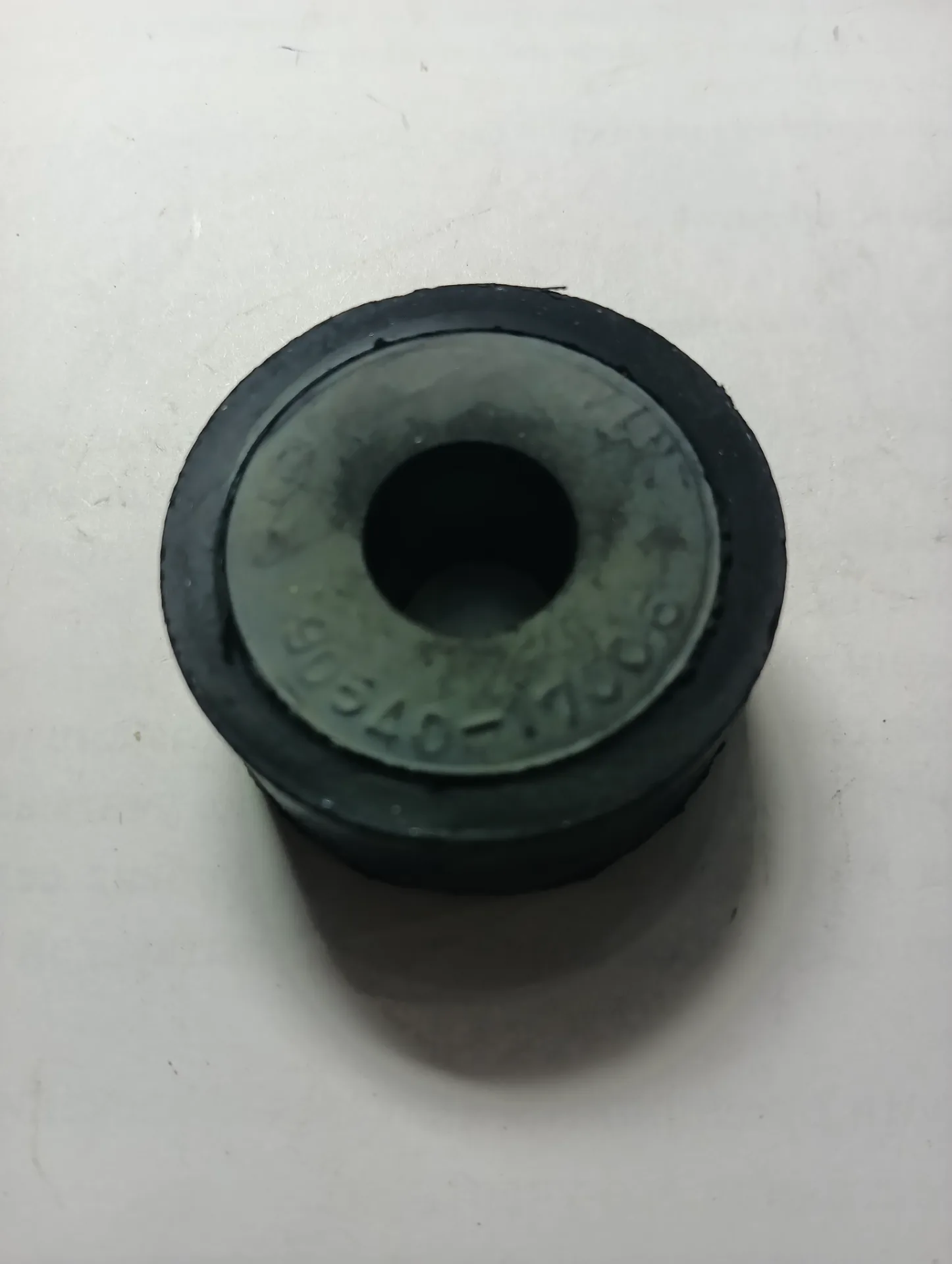 Втулки амортизатора TOYO 3