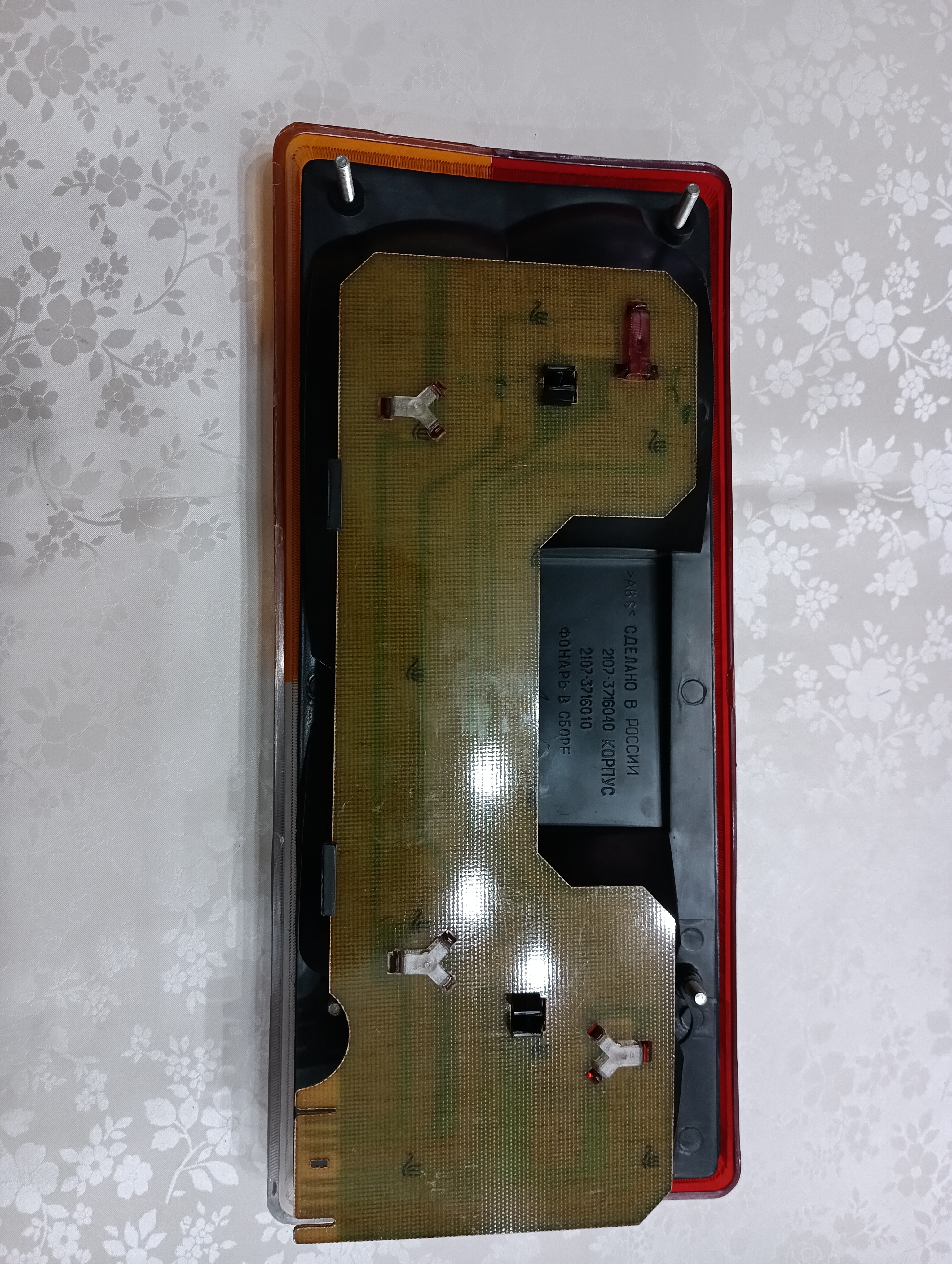 Фонарь задний Ваз-2107 правый 2