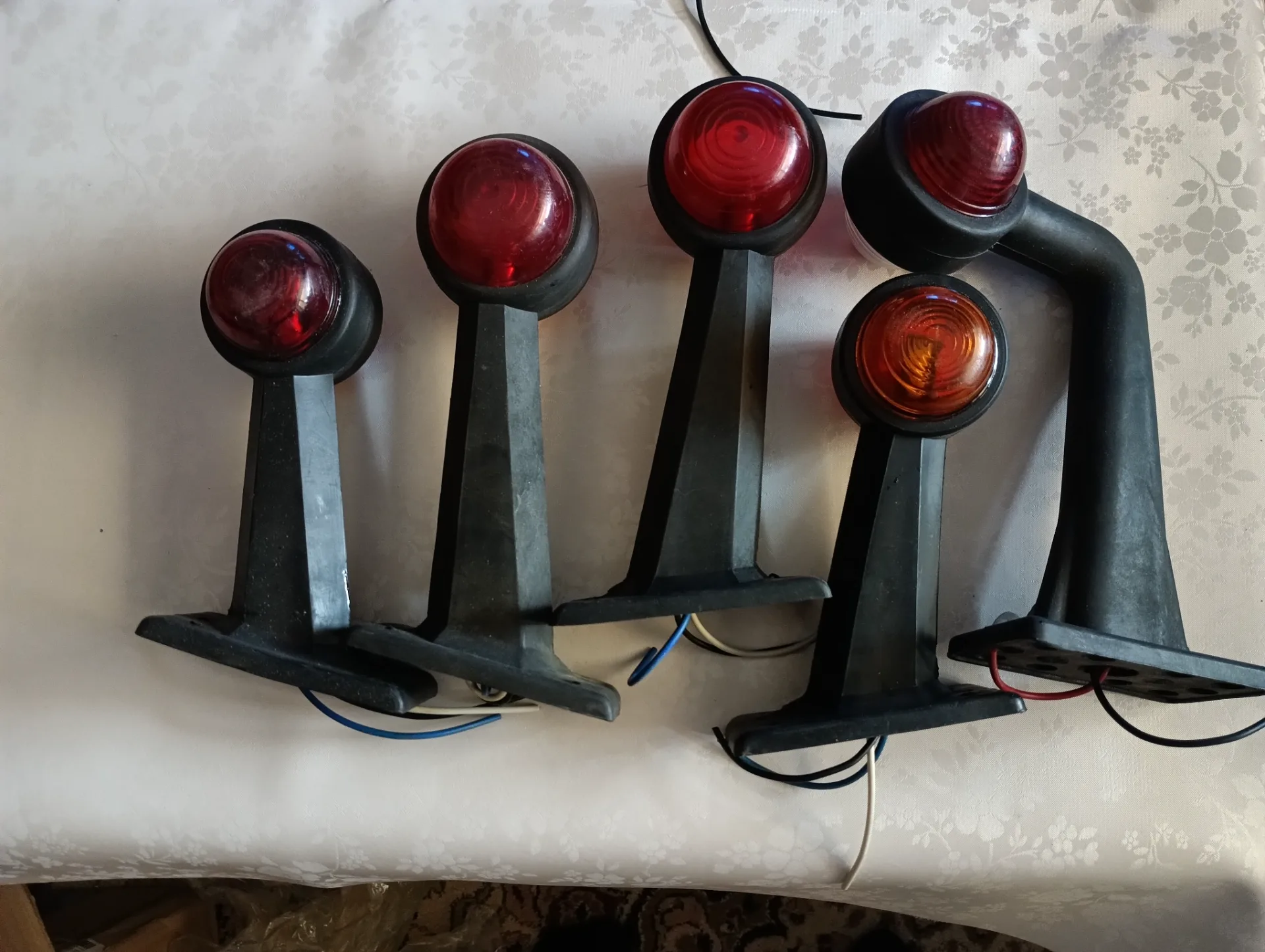 Фонарь боковой габаритный на ножке 2